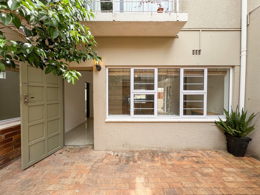 2 Bedroom Property for Sale in Oranjezicht Western Cape